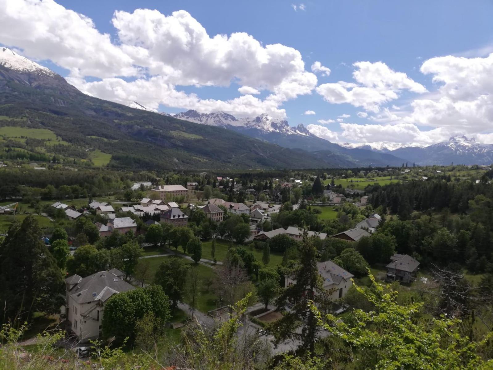 App Vue Montagne Barcelonnette Proche Piscine Rando Riviere Nature Bagian luar foto